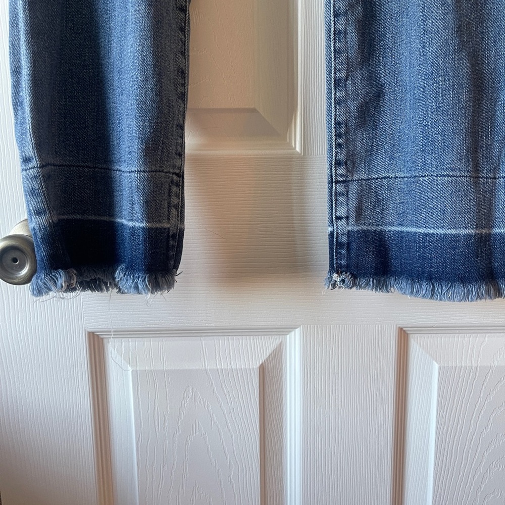 Kut from the Kloth Frayed Hem Cropped Jeans in Blue - Picture 7 of 9